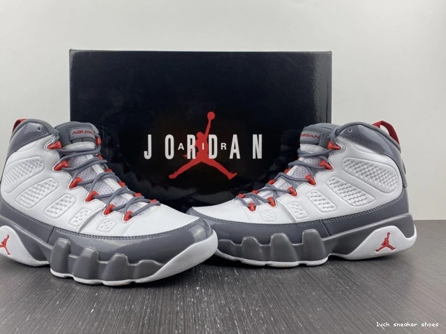 Reps LUCY Red Jordan CT8019-162 9 Fire Air 0704